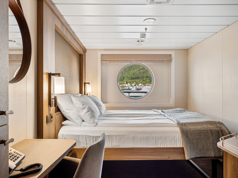 Arctic Superior | Middle decks for two travellers